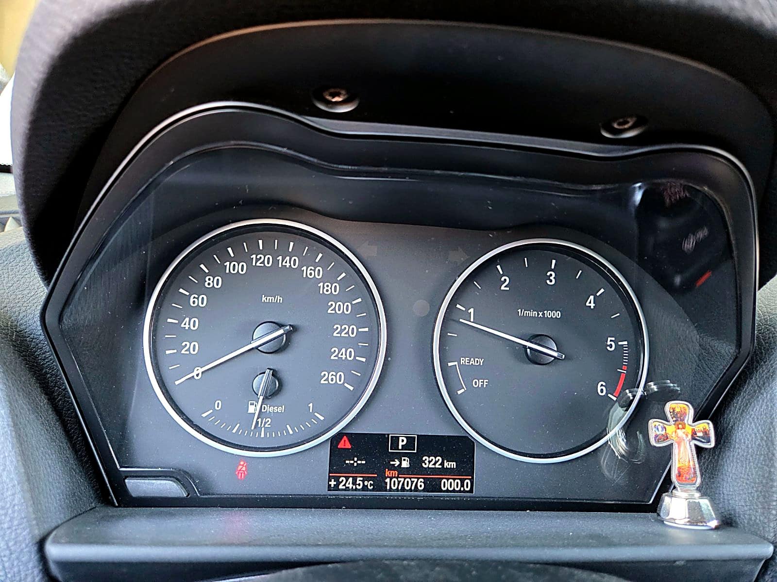BMW 118d 계기판 누적 주행거리 107,076km