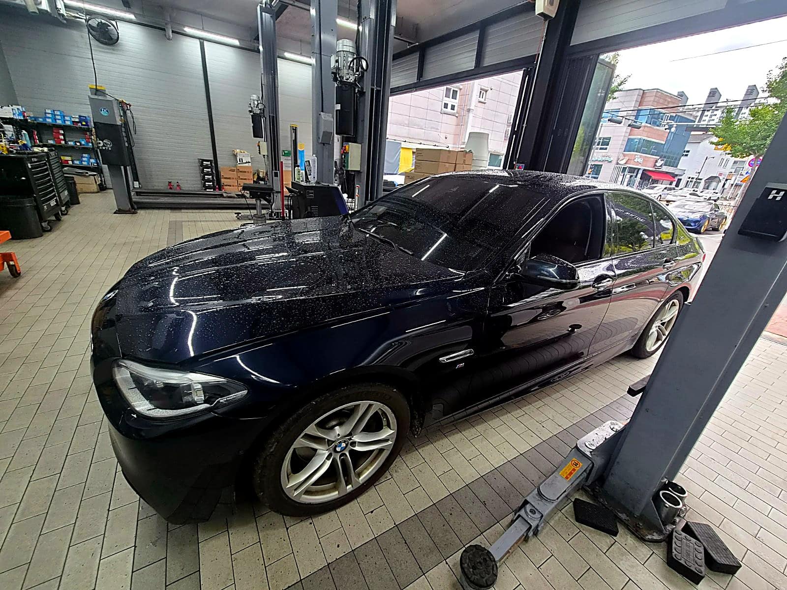 쌍촌본점에 입고된 BMW 520d F10