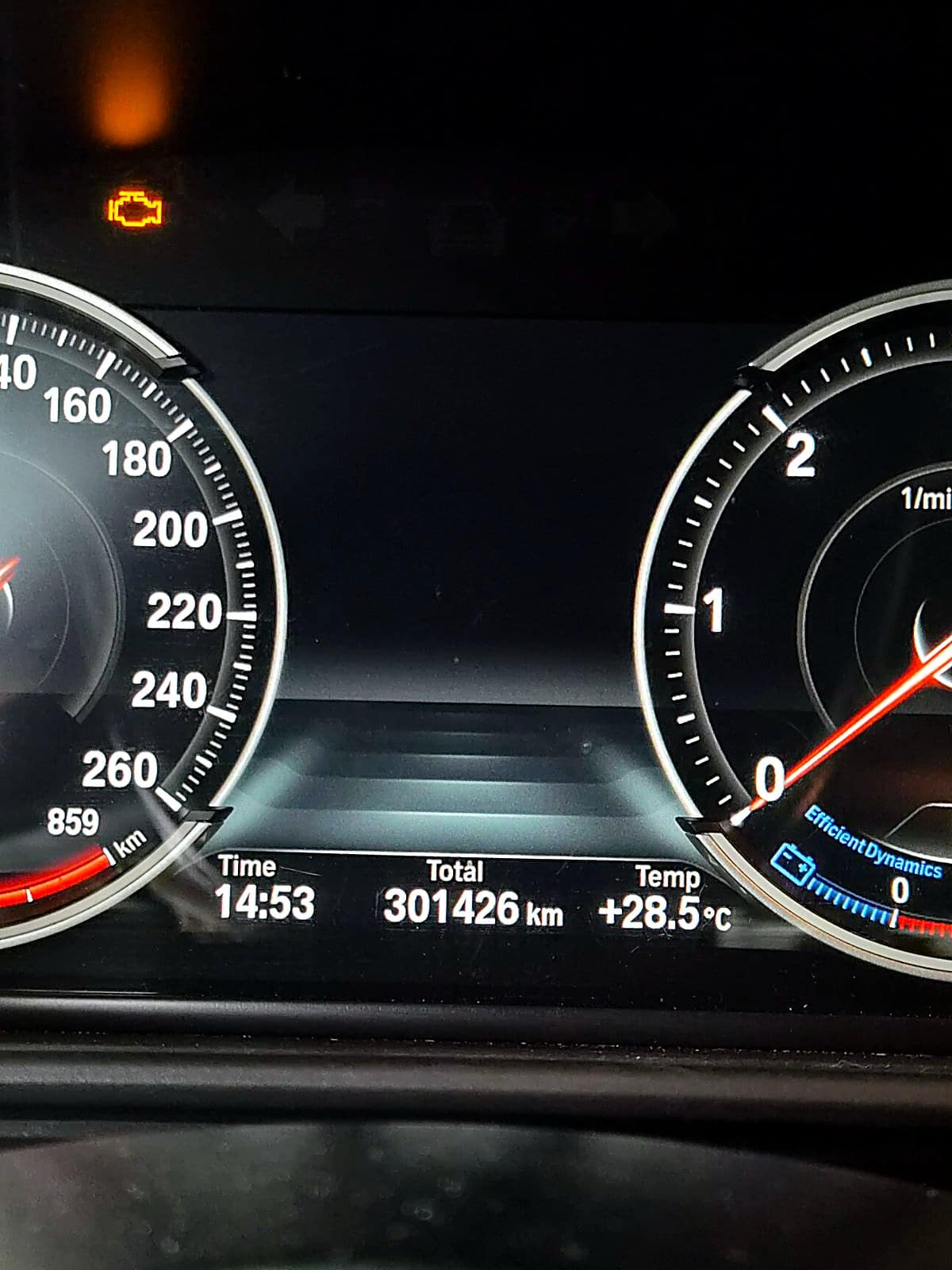 BMW 520d 계기판 누적 301,426km