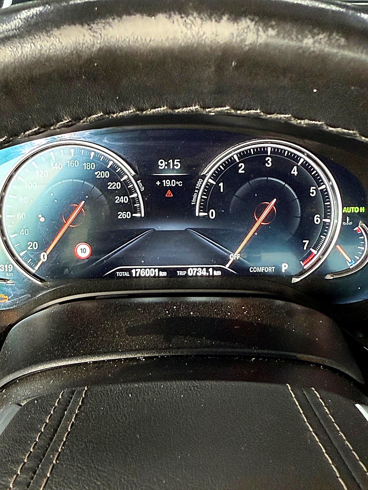 BMW 5시리즈 계기판 누적 176,001km