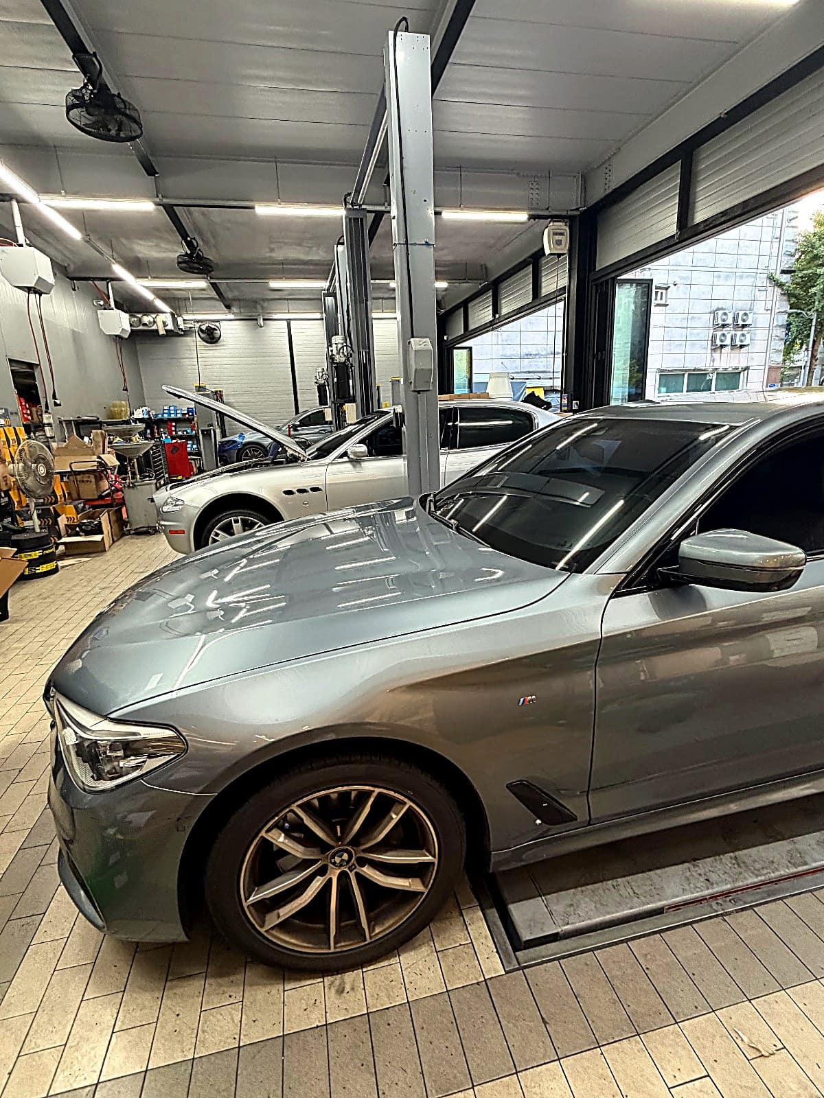 쌍촌본점에 입고된 BMW 5시리즈 G30