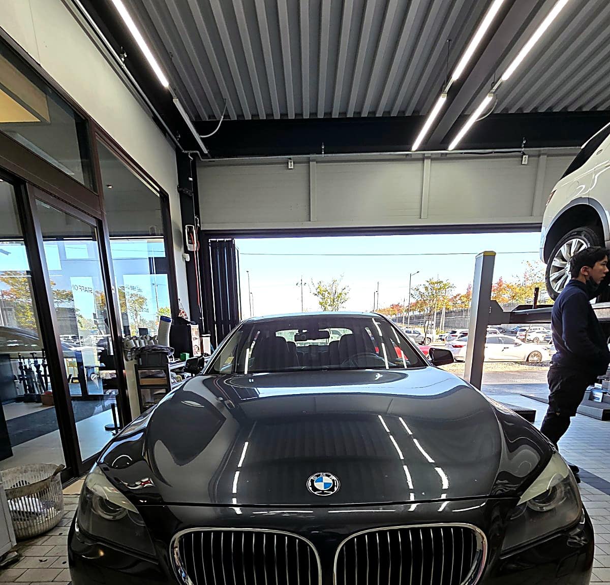 수완광산점에 입고된 BMW 7시리즈 앞모습