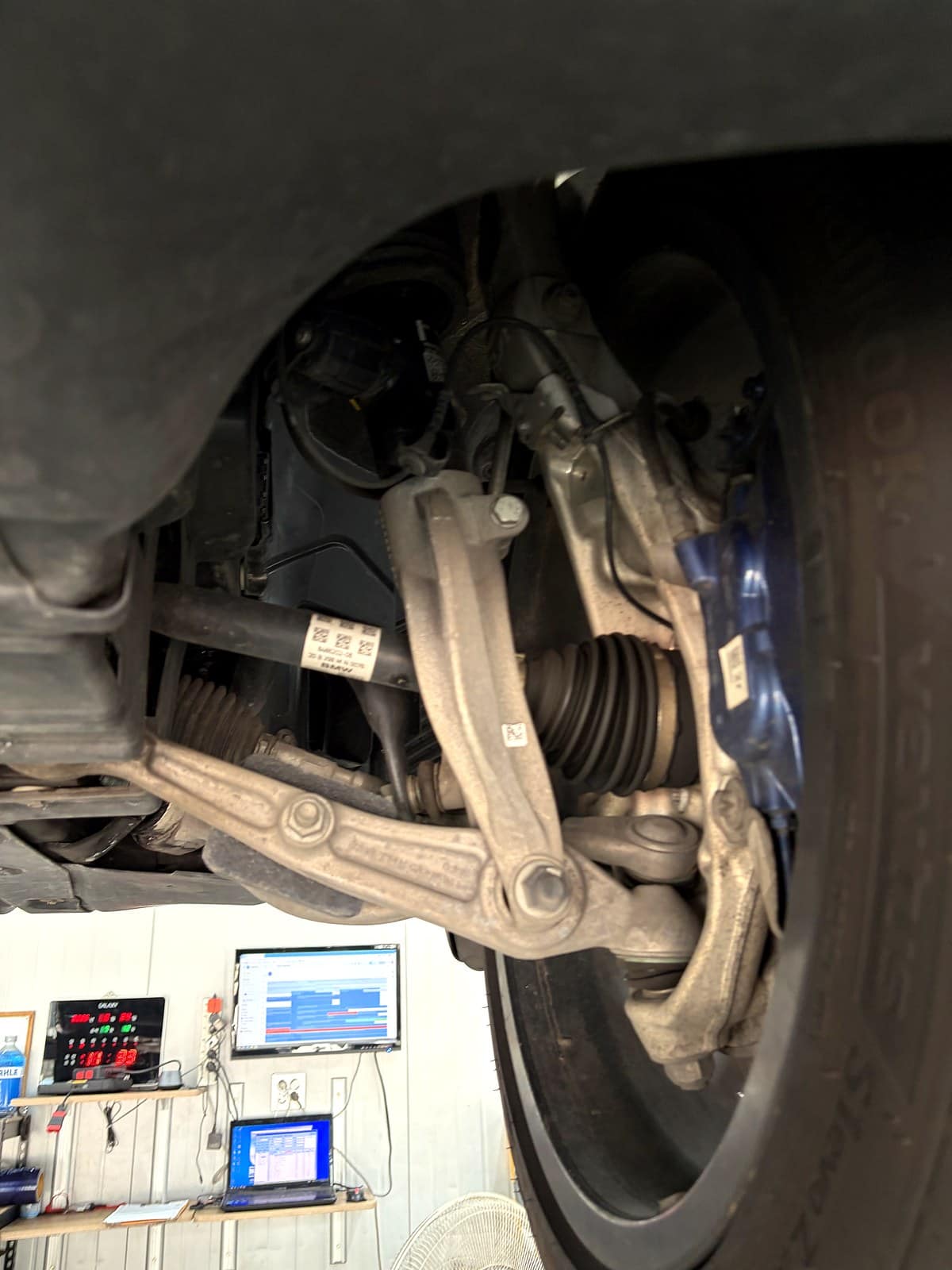 BMW X6 하부 서스펜션 전체 상태 확인
