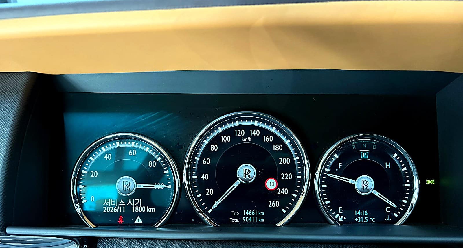 롤스로이스 컬리넌 계기판, 누적 주행거리 90,411km