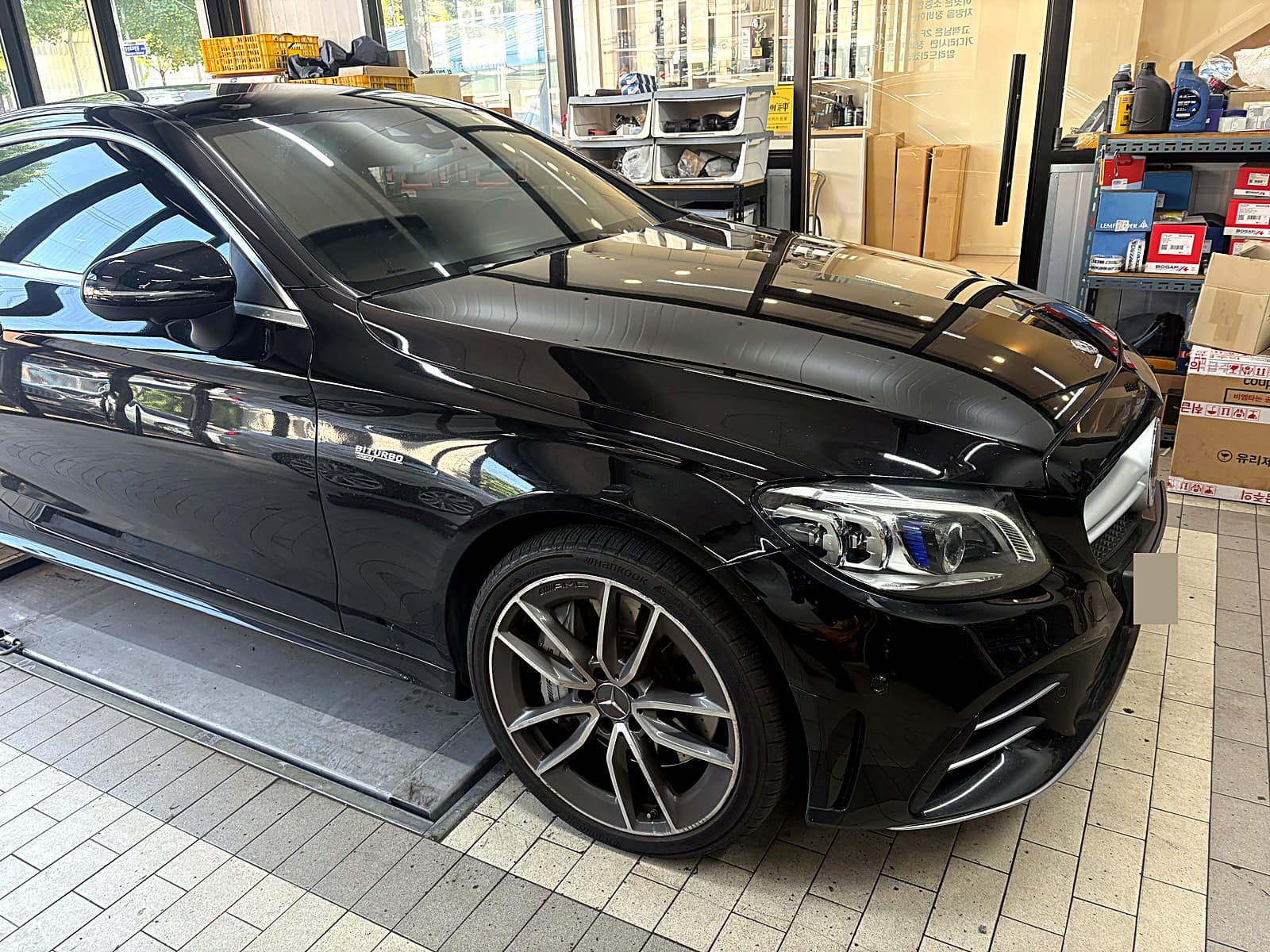 메르세데스-AMG C43 쿠페 전측면