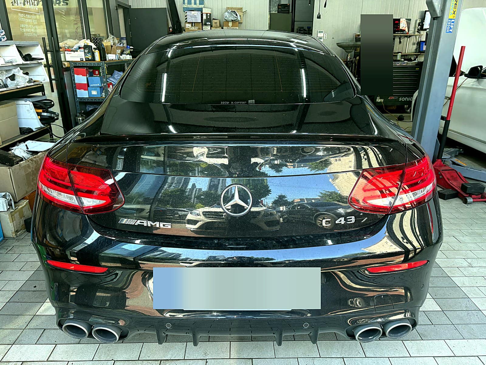 메르세데스-AMG C43 쿠페 후면, 정비 완료 후