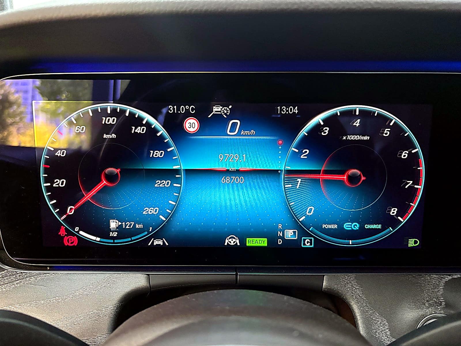 벤츠 CLS450 계기판, 주행거리 68,700km와 경고등 없이 READY 표시가 켜진 상태