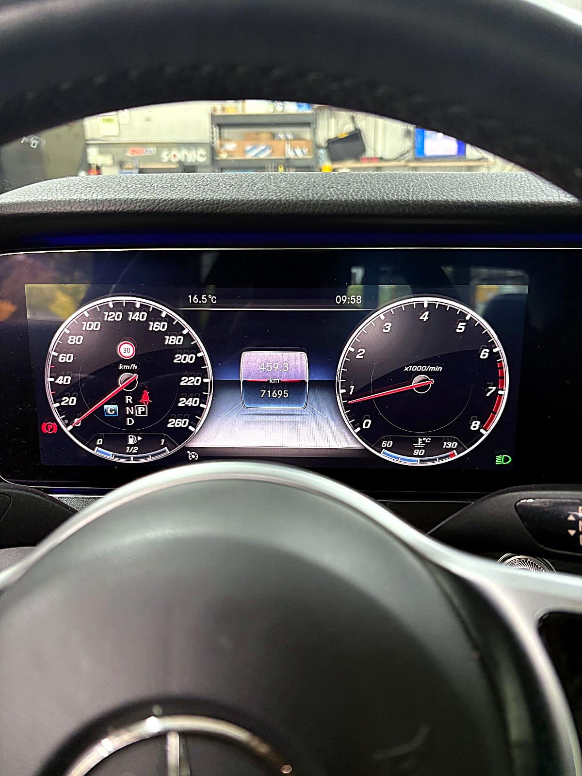 벤츠 E300 계기판 주행거리 71,695km