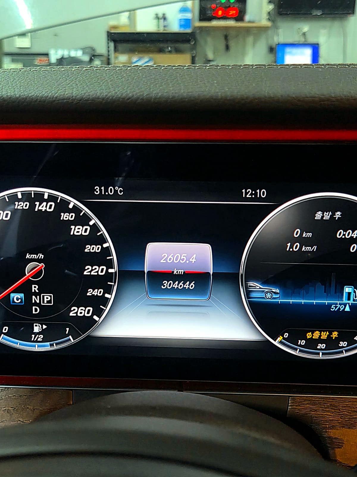 벤츠 E클래스 계기판 누적 304,646km