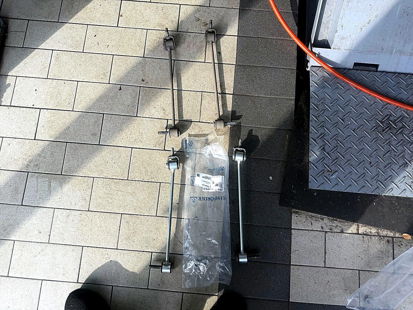메르세데스 S560 새 리어 활대링크 부품