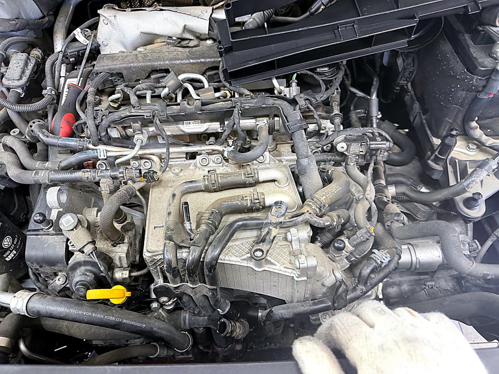 티구안 2.0 TDI 엔진룸 전체