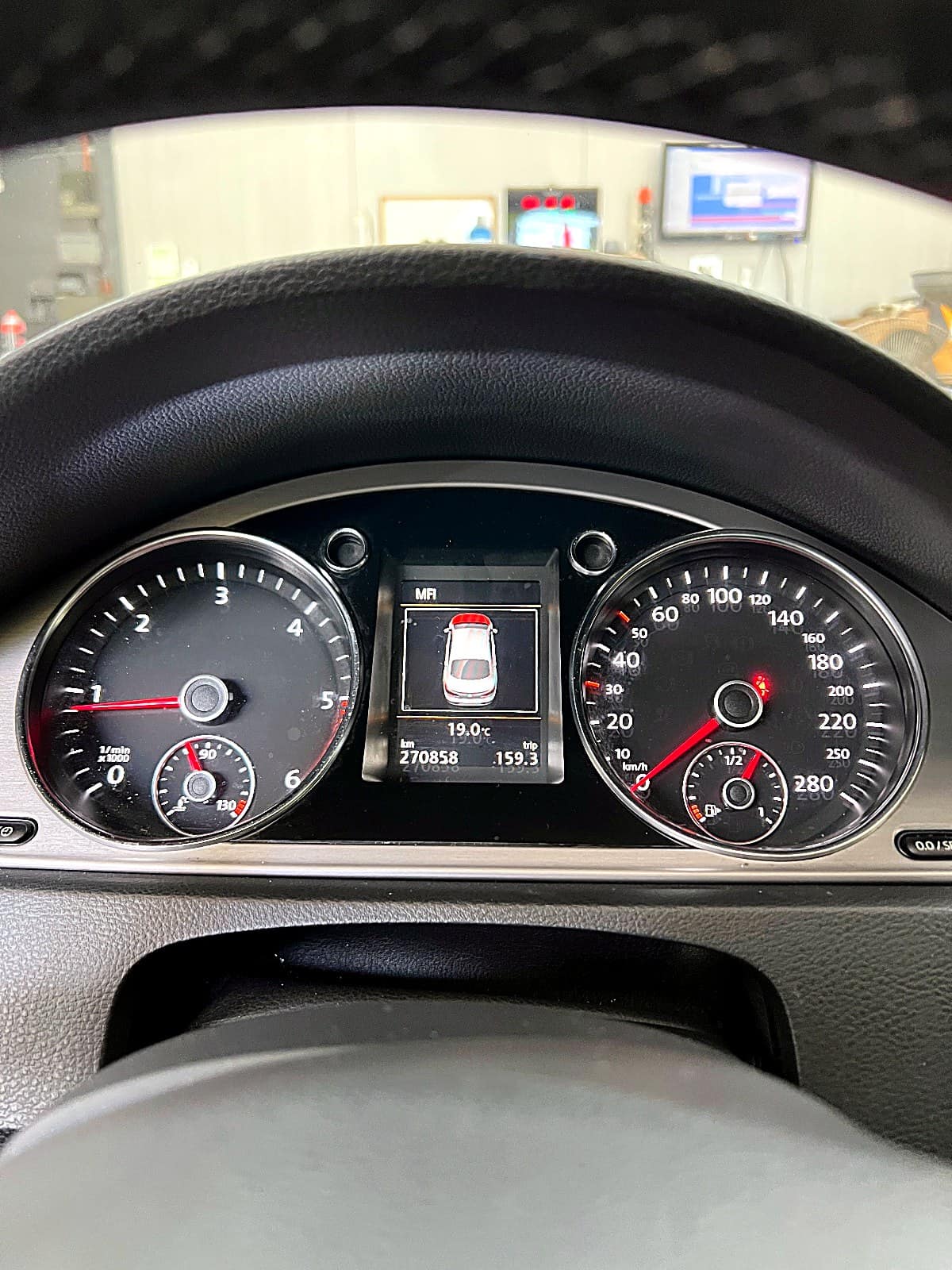 파사트 CC 계기판 누적 270,858km