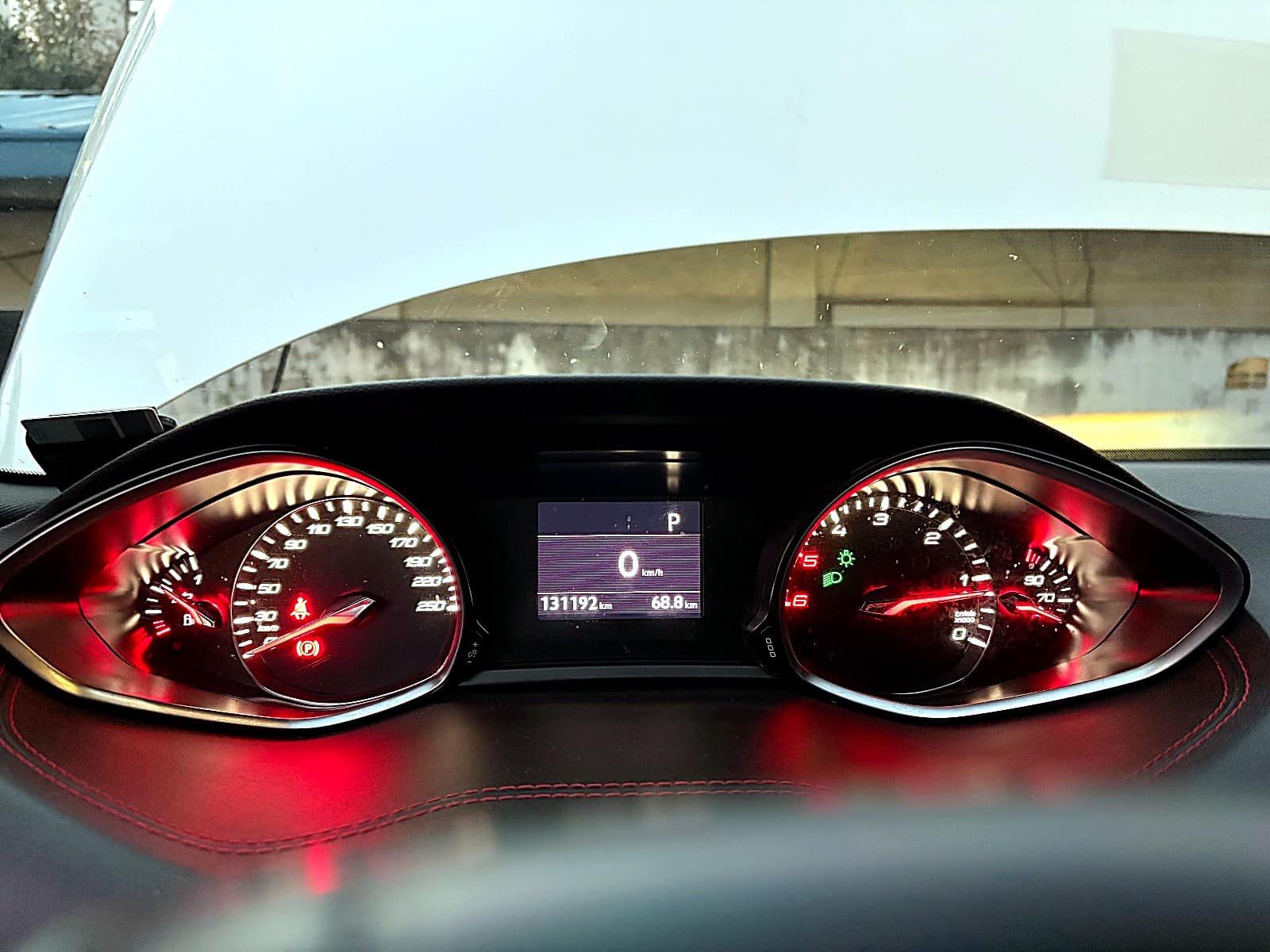 푸조 308 계기판 누적 131,192km