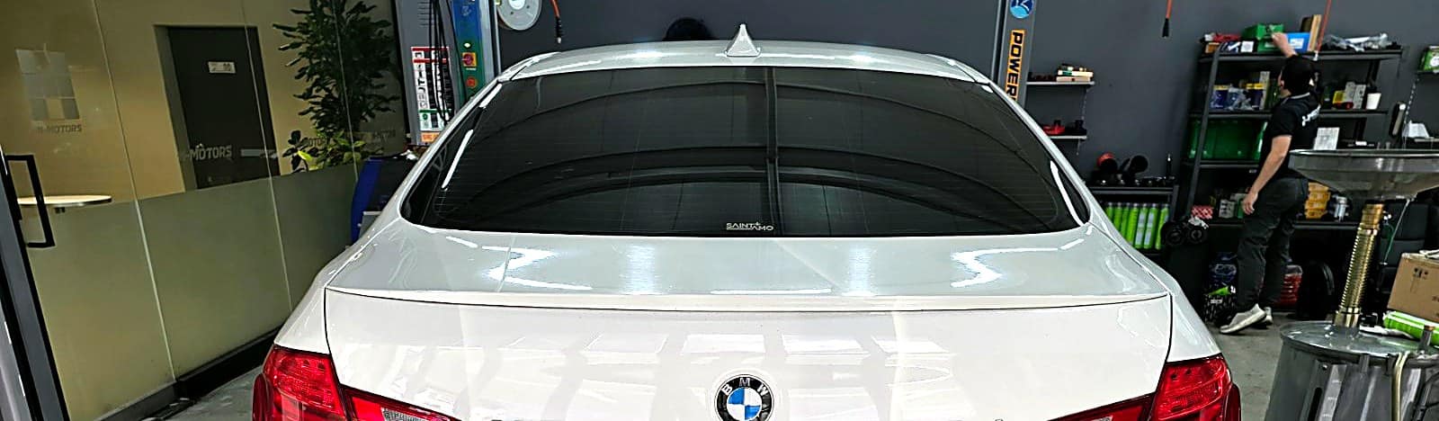 순천점에 입고된 BMW 5시리즈 뒷모습