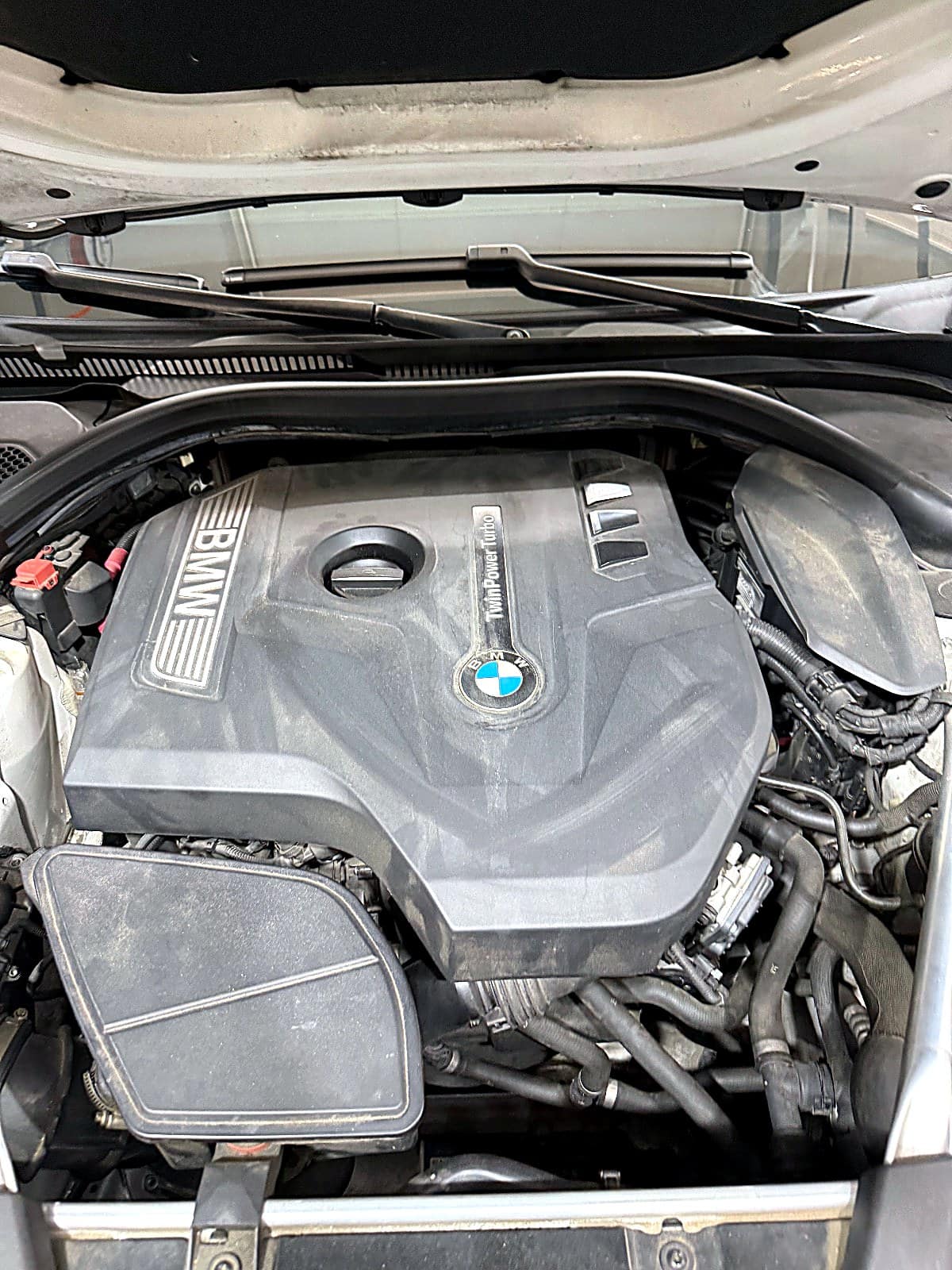 BMW 5시리즈 G30 엔진룸