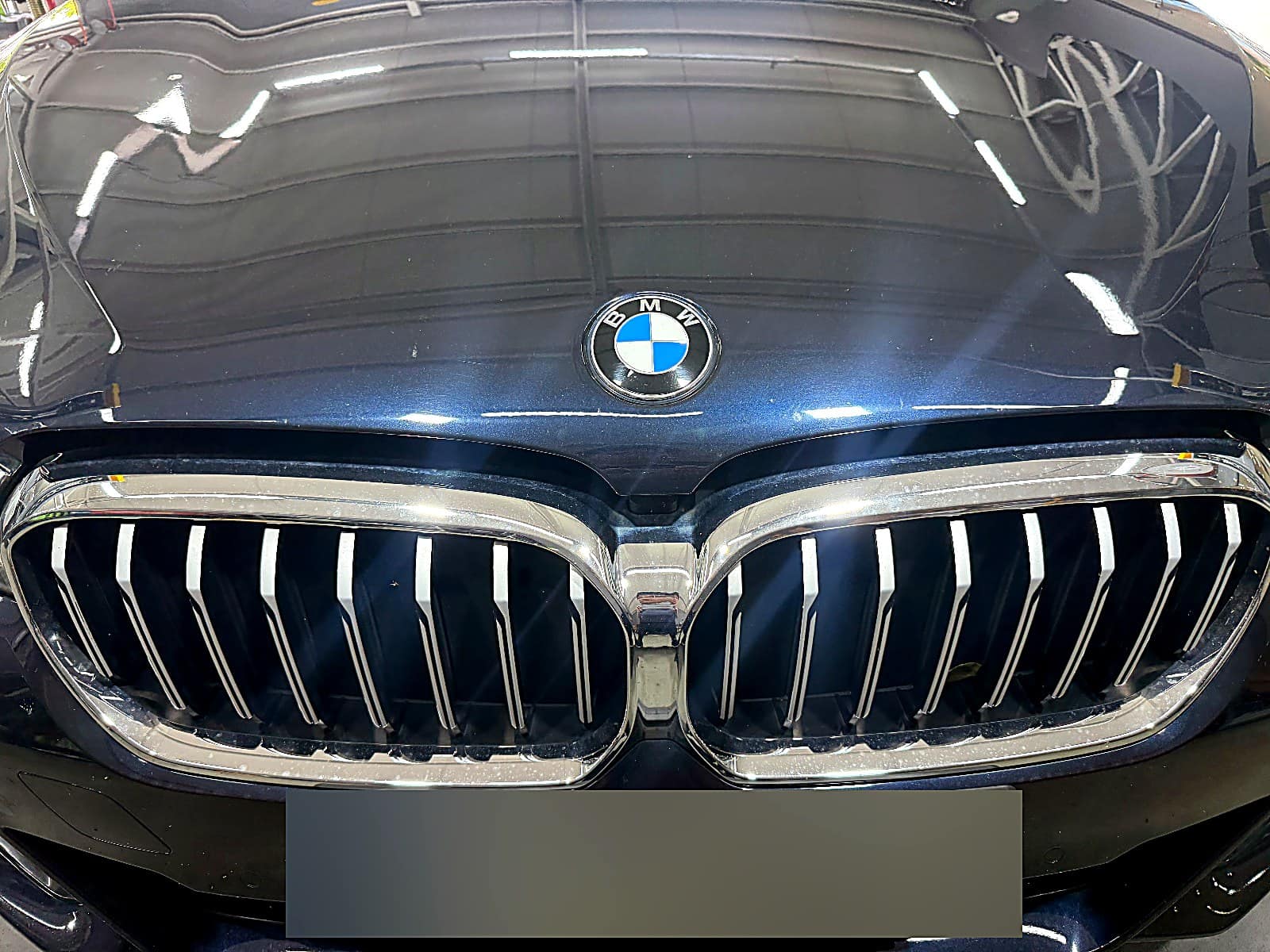 순천 H모터스에 입고된 BMW 5시리즈 플러그인 하이브리드 정면