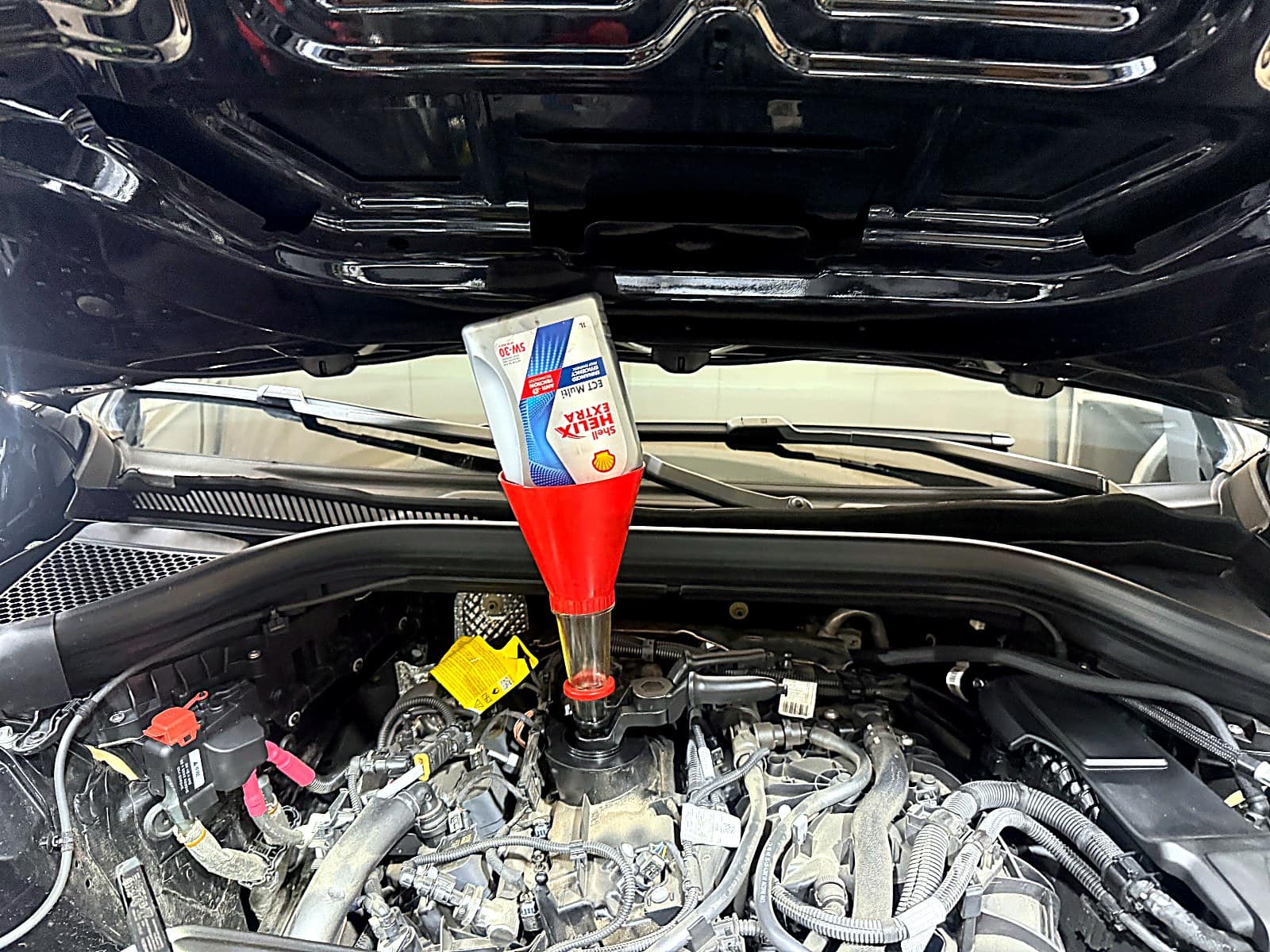 BMW X3 새 엔진오일 주입