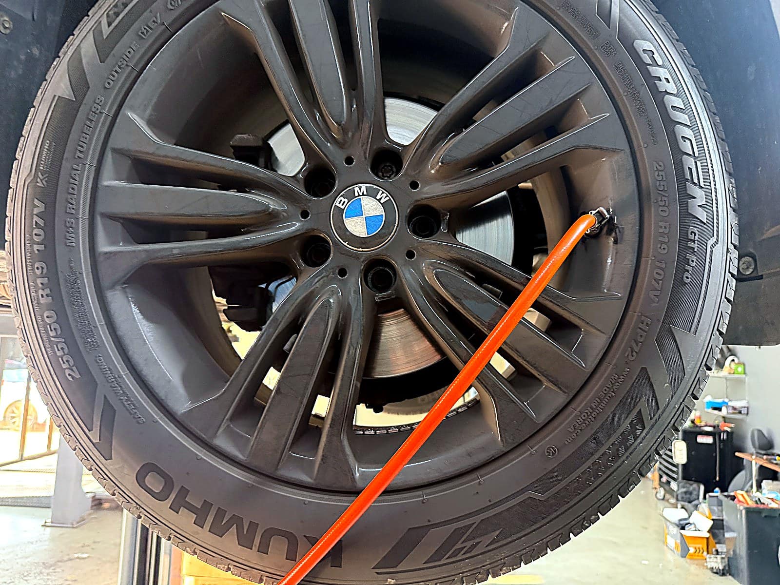 BMW X5 타이어 공기압 점검