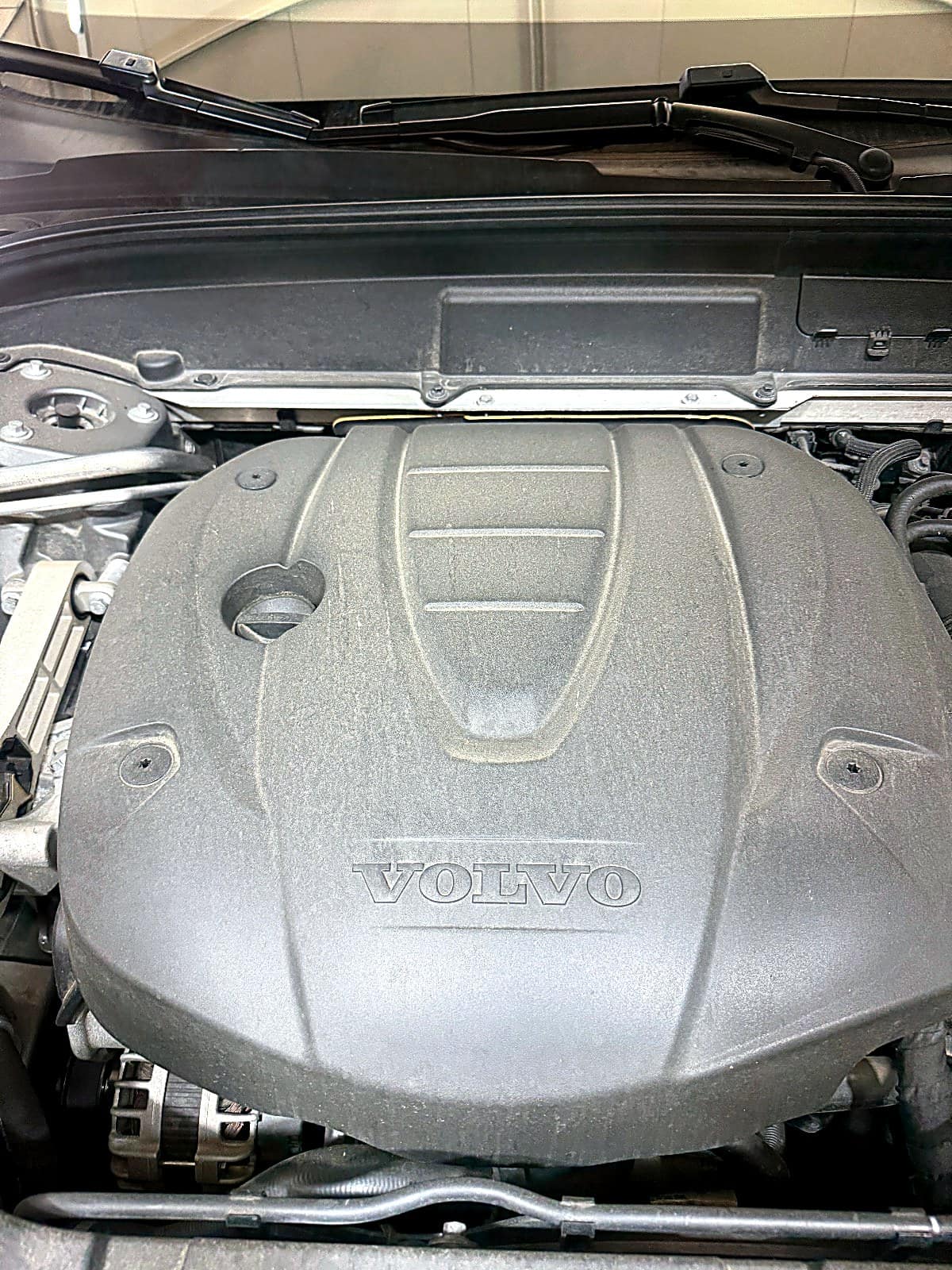볼보 XC60 엔진룸
